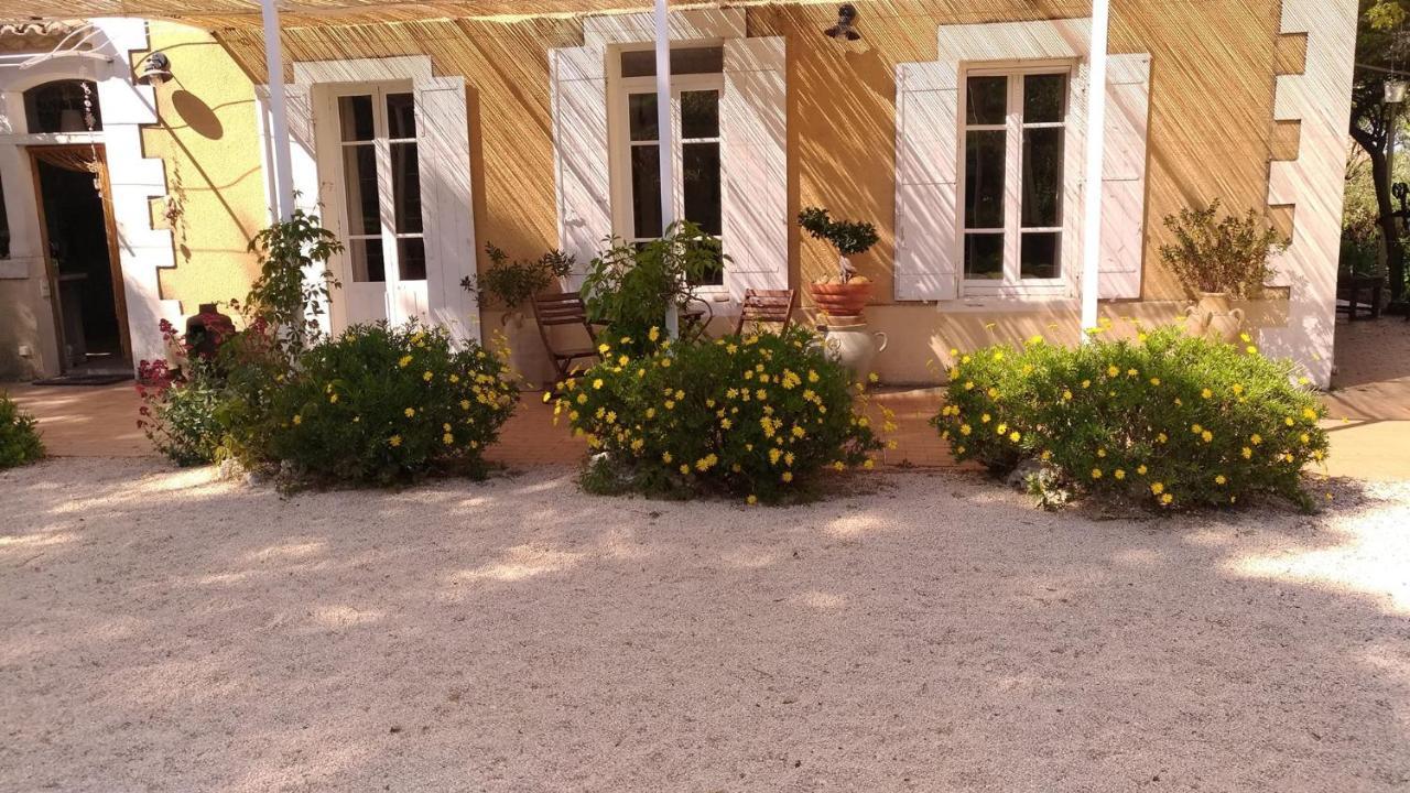 Bed and Breakfast Le Fer En Ceze Sabran Exterior foto