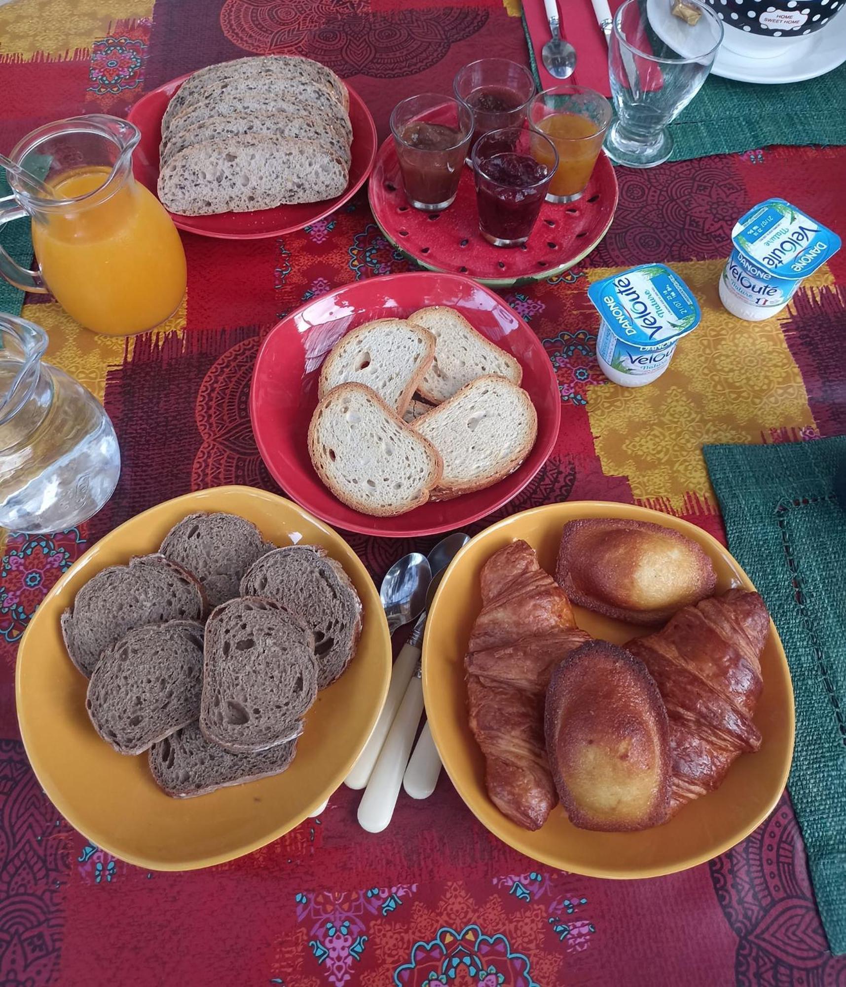 Bed and Breakfast Le Fer En Ceze Sabran Exterior foto